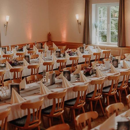 Gastwirtschaft & Hotel Doll Markt Indersdorf Bagian luar foto