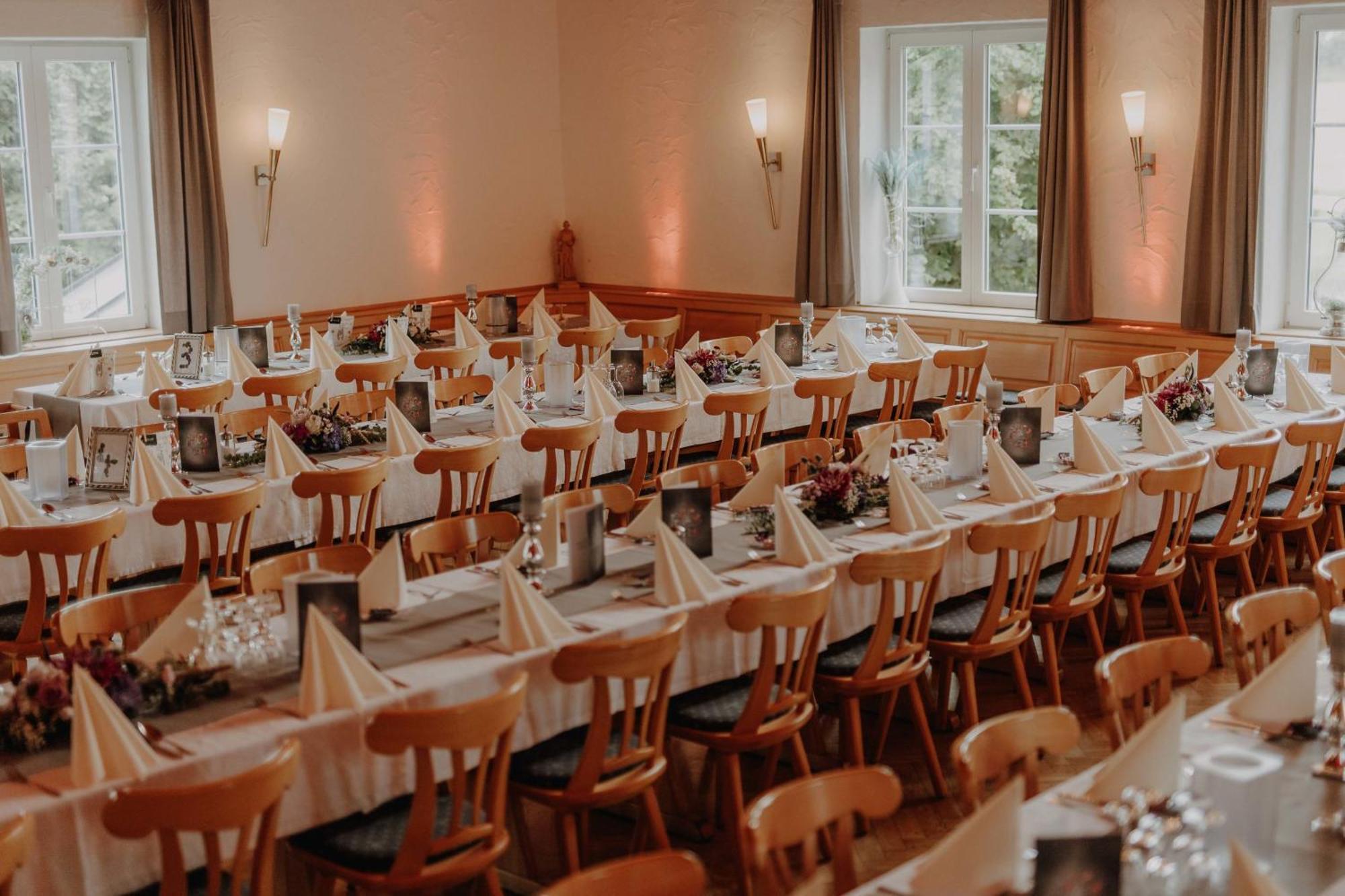 Gastwirtschaft & Hotel Doll Markt Indersdorf Bagian luar foto