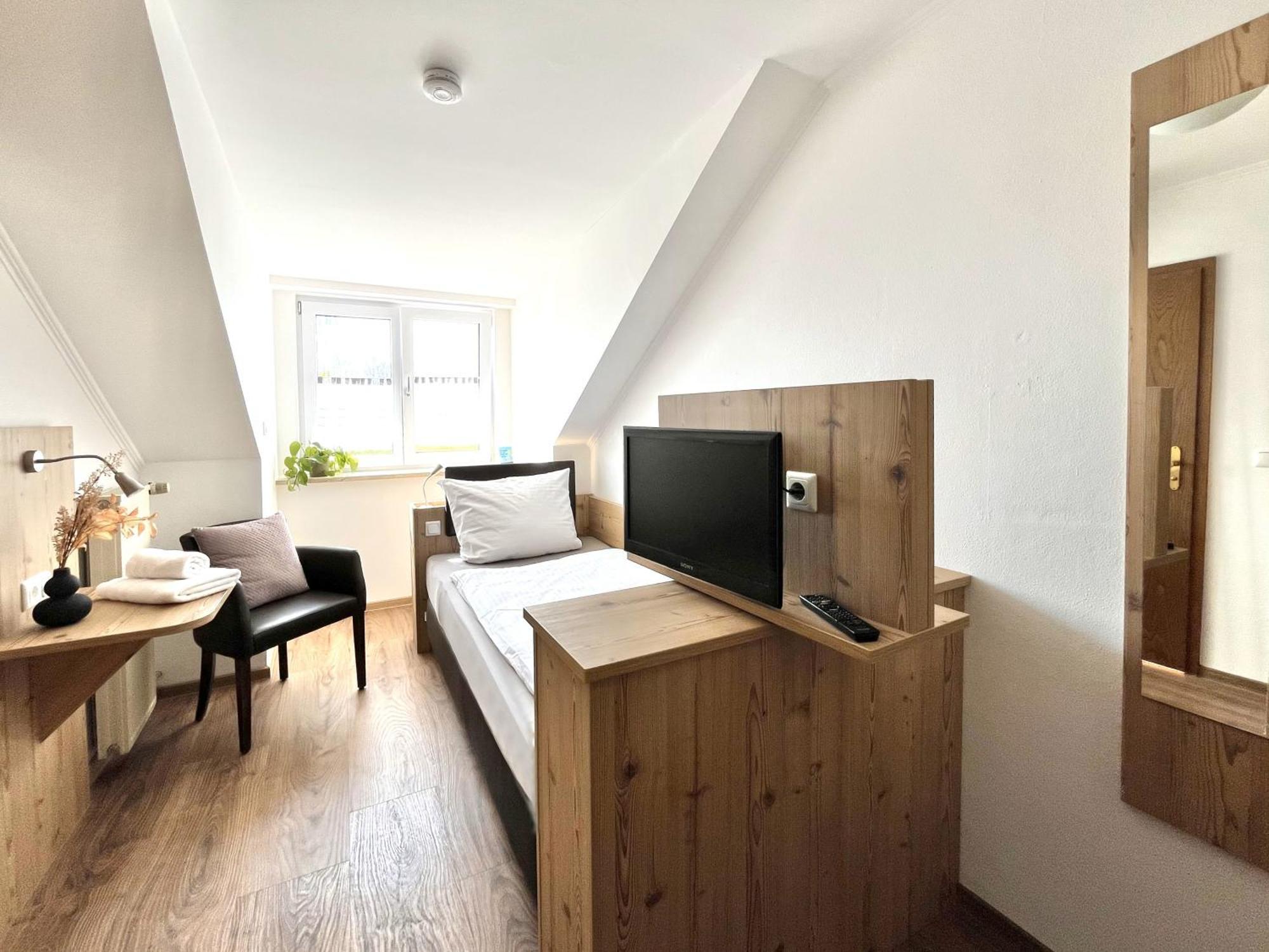 Gastwirtschaft & Hotel Doll Markt Indersdorf Ruang foto