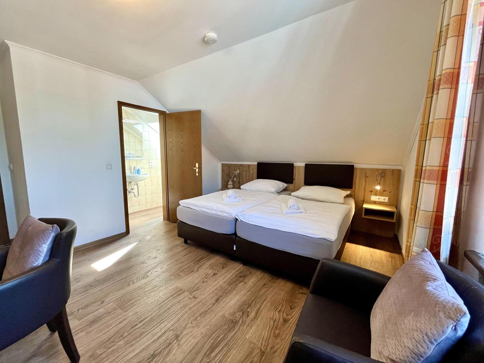 Gastwirtschaft & Hotel Doll Markt Indersdorf Ruang foto
