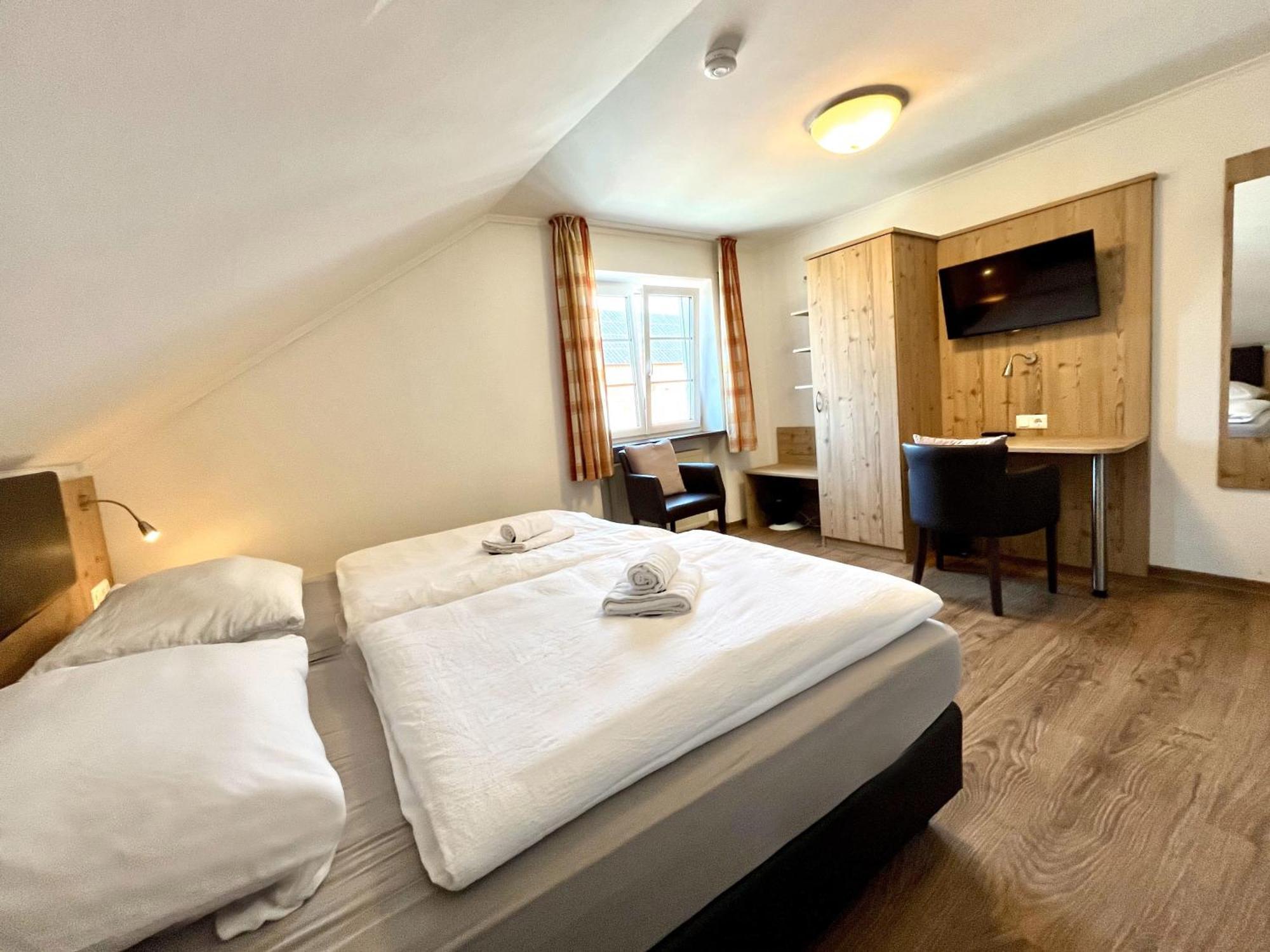 Gastwirtschaft & Hotel Doll Markt Indersdorf Ruang foto