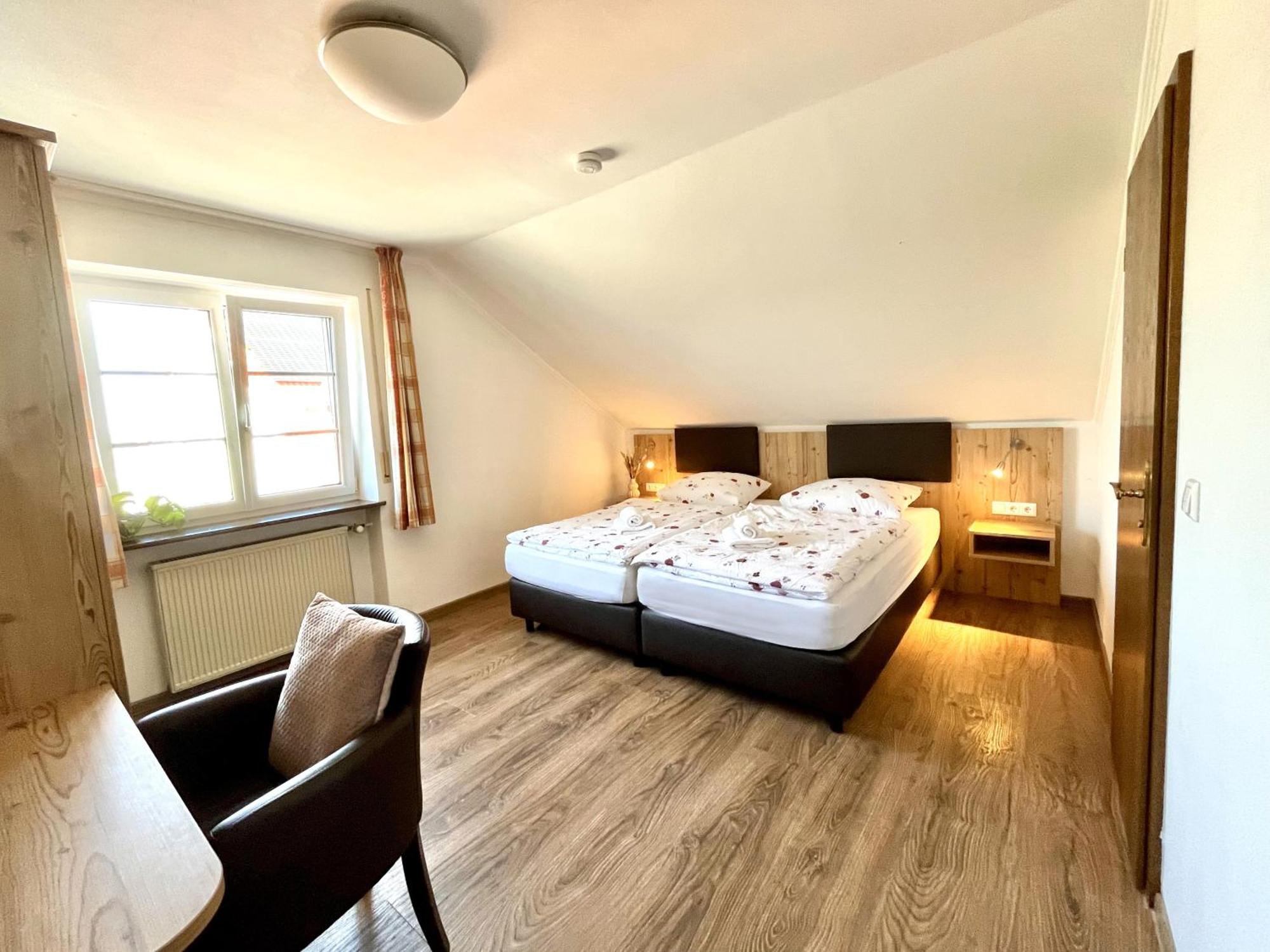 Gastwirtschaft & Hotel Doll Markt Indersdorf Ruang foto